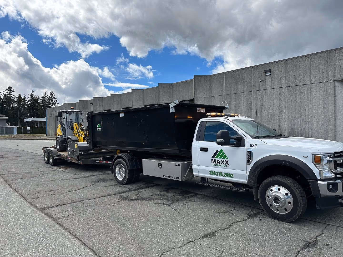 Dump Truck & Bin Services work by Maxx Contracting